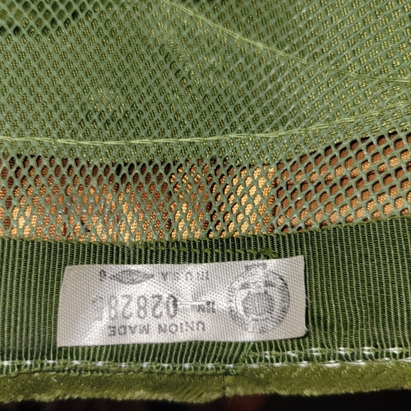 Vintage Velvet Hat - Picture 5 of 6